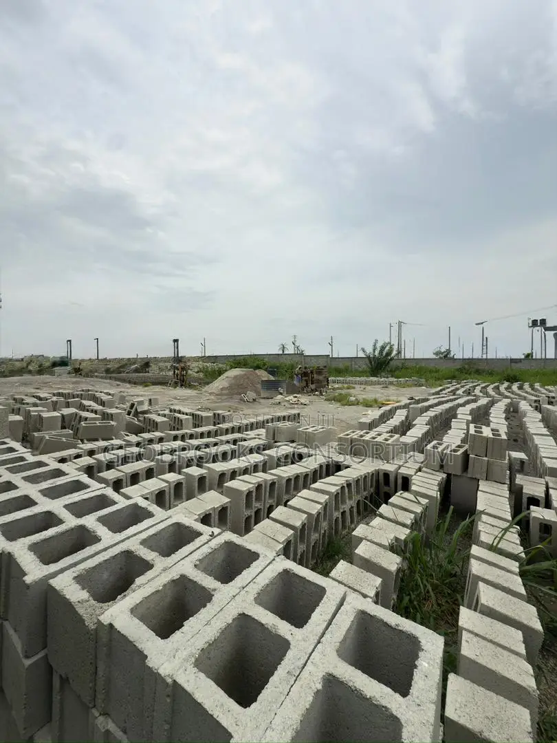 Premium 2,420sqm Commercial Land In Samonda, Ibadan in Samonda