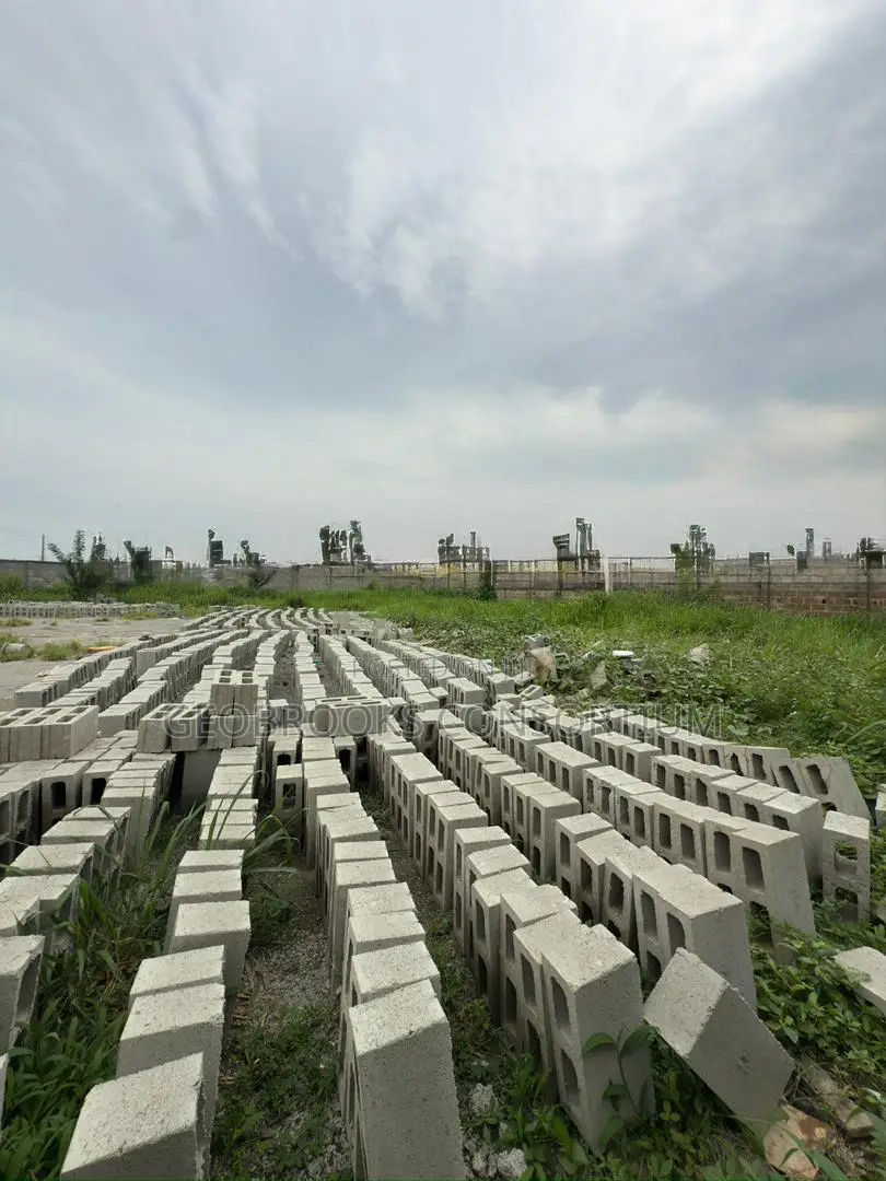 Premium 2,420sqm Commercial Land In Samonda, Ibadan in Samonda