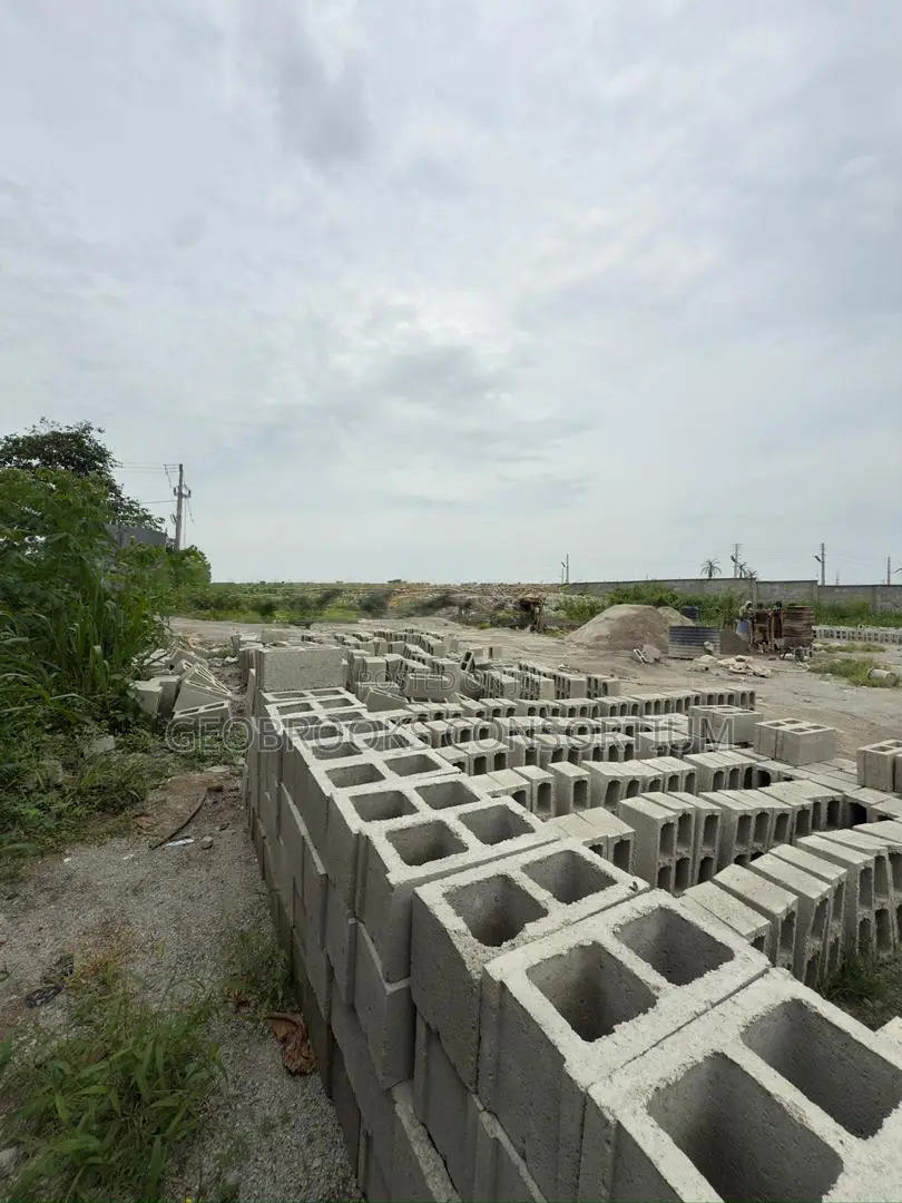 Premium 2,420sqm Commercial Land In Samonda, Ibadan in Samonda