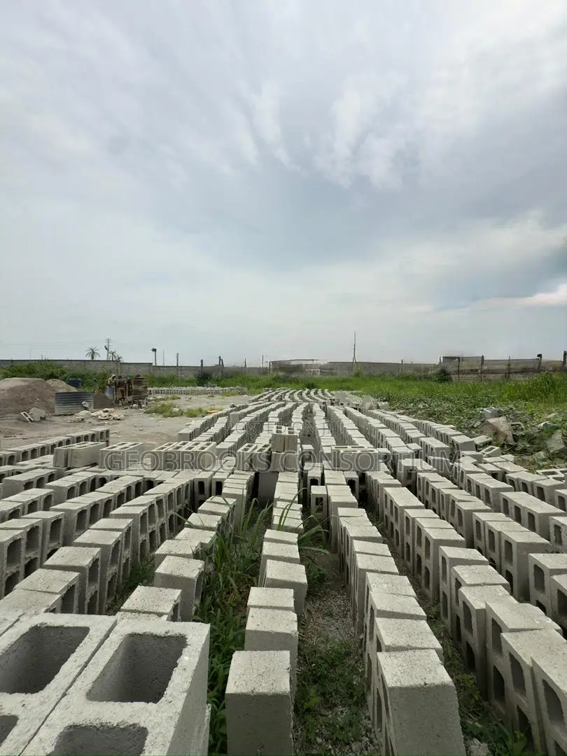 Premium 2,420sqm Commercial Land In Samonda, Ibadan in Samonda