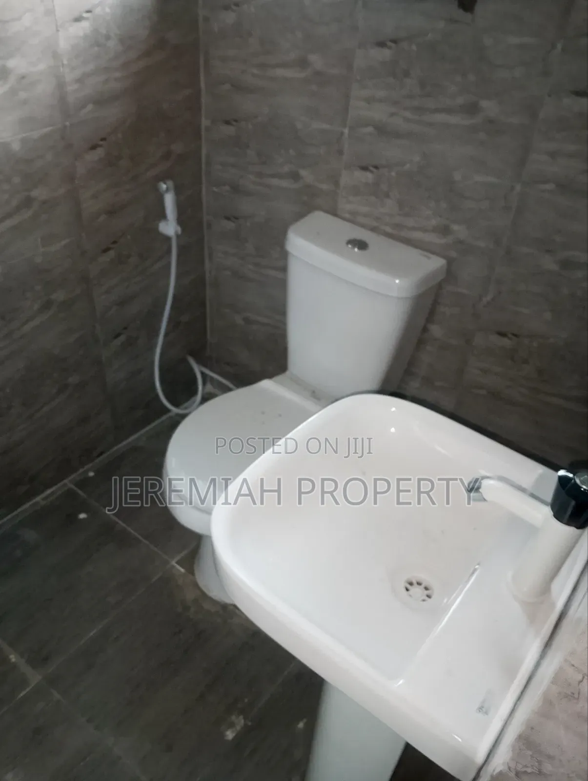 20bdrm Apartment in Udozi, Berger for rent in Berger