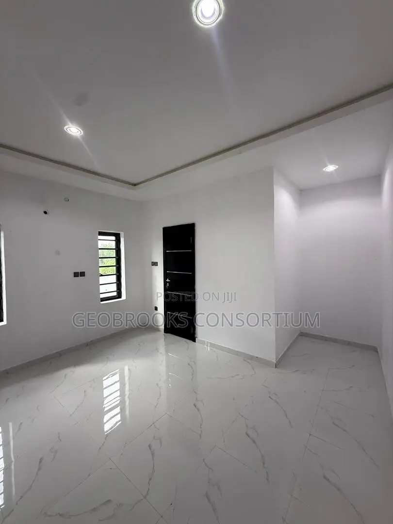 4bdrm Duplex in Rayfield Gardens, Iwo Road for sale in Iwo Road