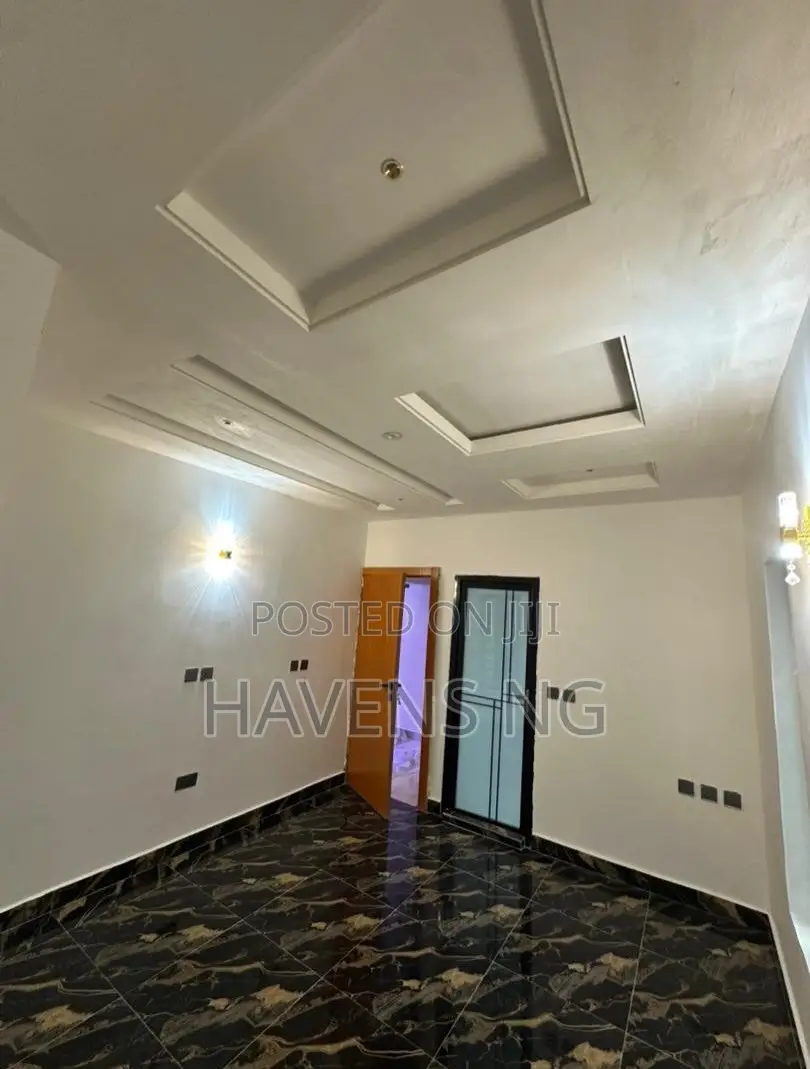 5bdrm Maisonette in Obio-Akpor for sale in Obio-Akpor
