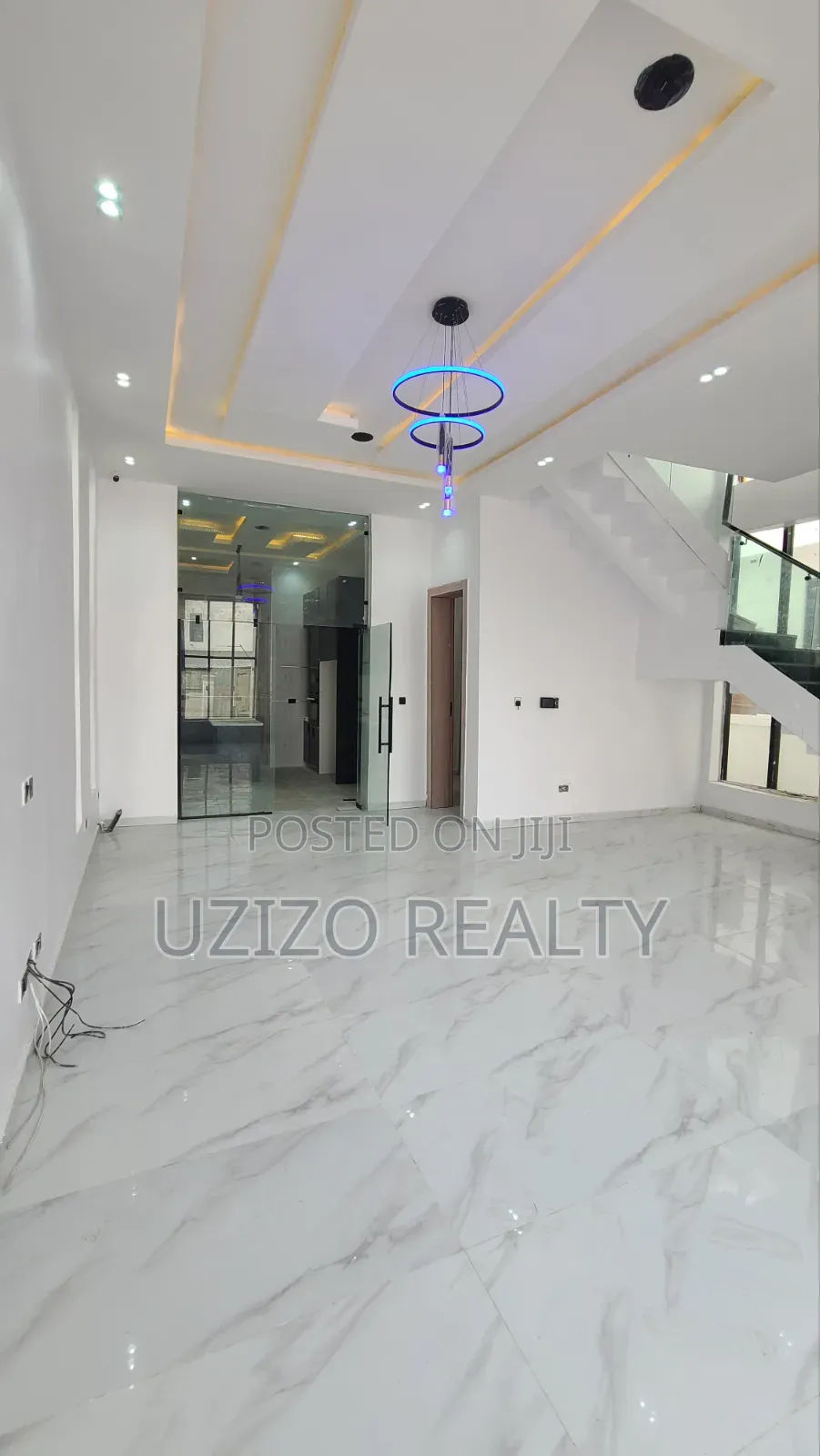 4bdrm Duplex in Chevron for sale in Chevron