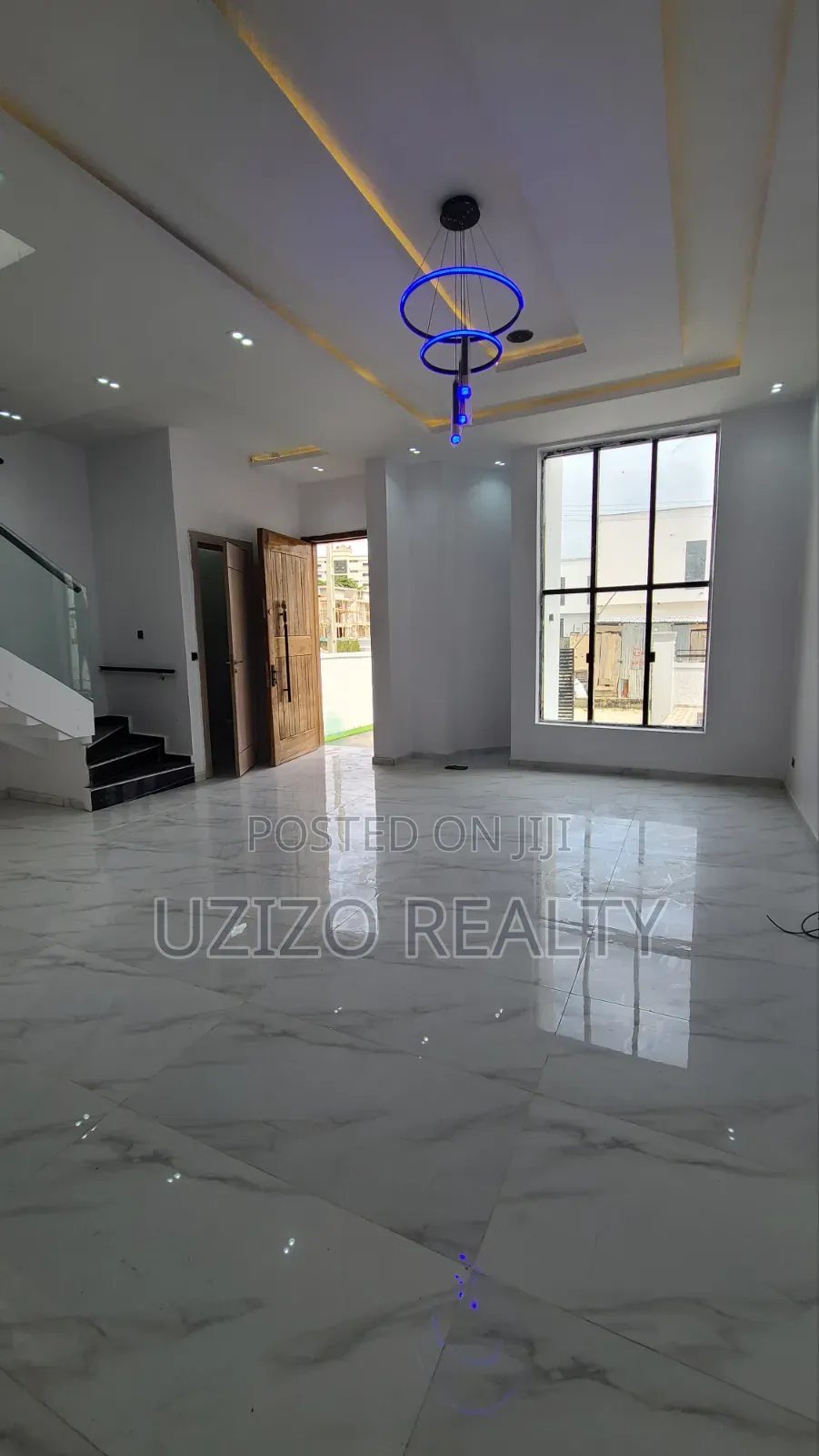 4bdrm Duplex in Chevron for sale in Chevron