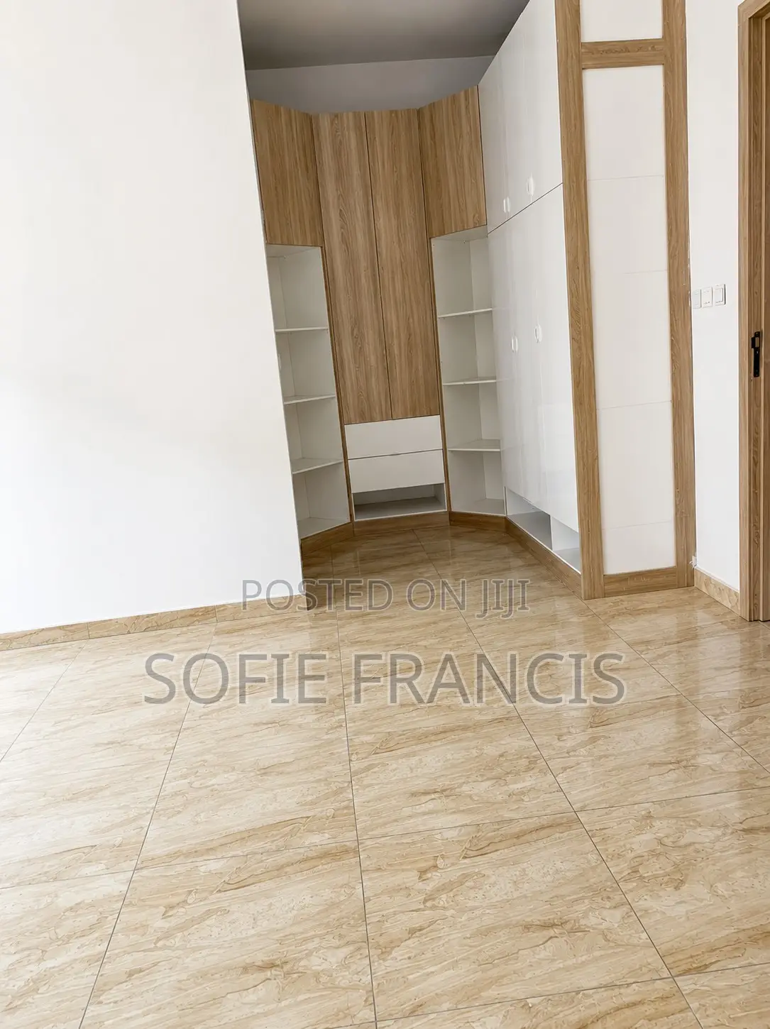 4bdrm Duplex in Vgc for sale in VGC / Ajah