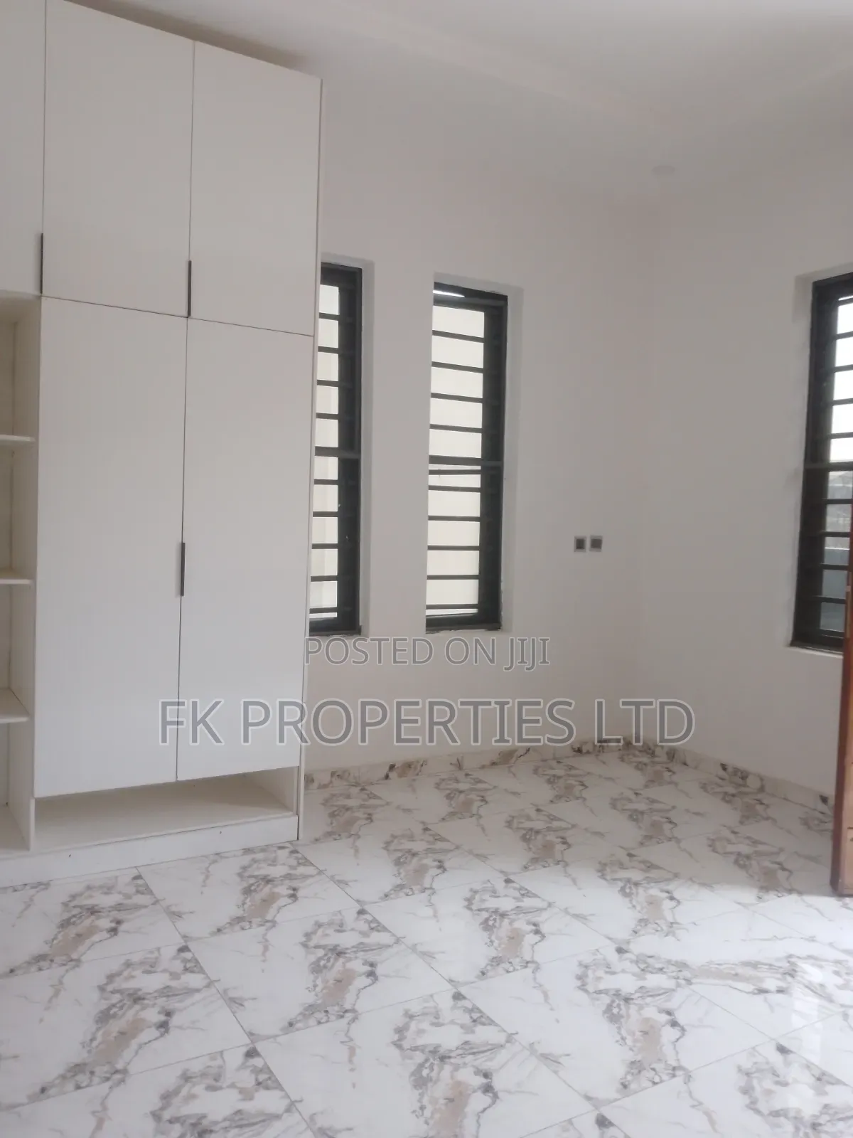 5bdrm Mansion in Ajah, Abraham Adesanya Estate for sale in Abraham Adesanya Estate
