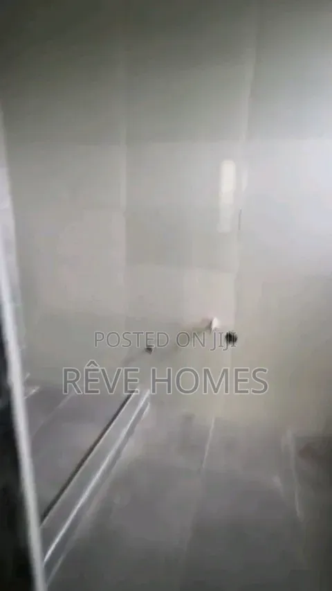 Furnished 3bdrm Apartment in Mende for rent in Mende
