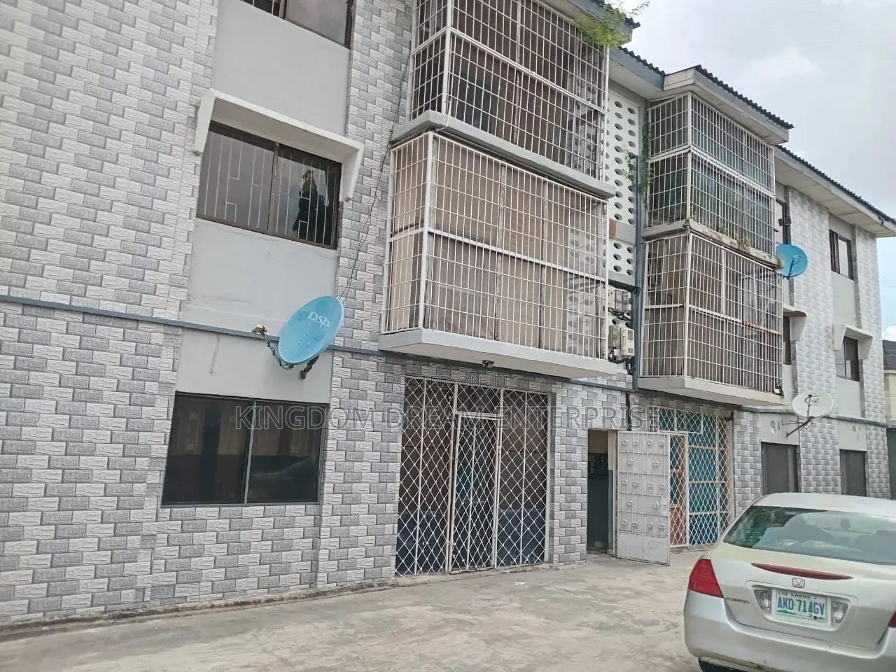 3bdrm Block of Flats in Oyediran Estate Sabo for rent in Sabo / Yaba