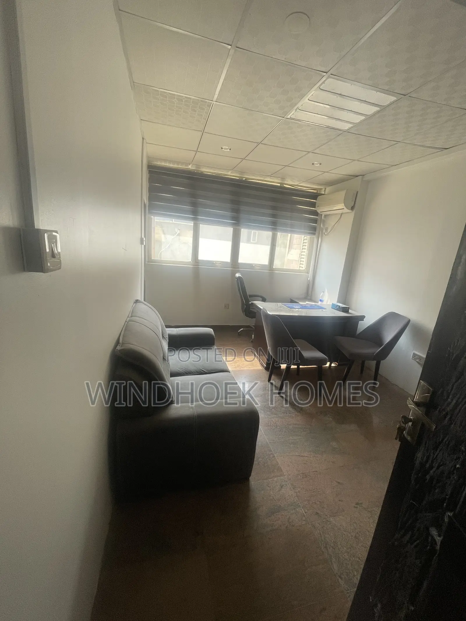 100sqms on the 1st Floor in a Well Serviced Office Complex in Garki