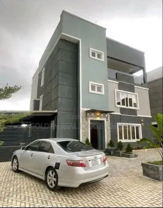 6bdrm Duplex in Apo Resettlement for sale in Apo Resettlement