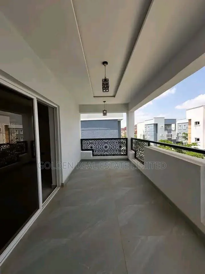 6bdrm Duplex in Apo Resettlement for sale in Apo Resettlement