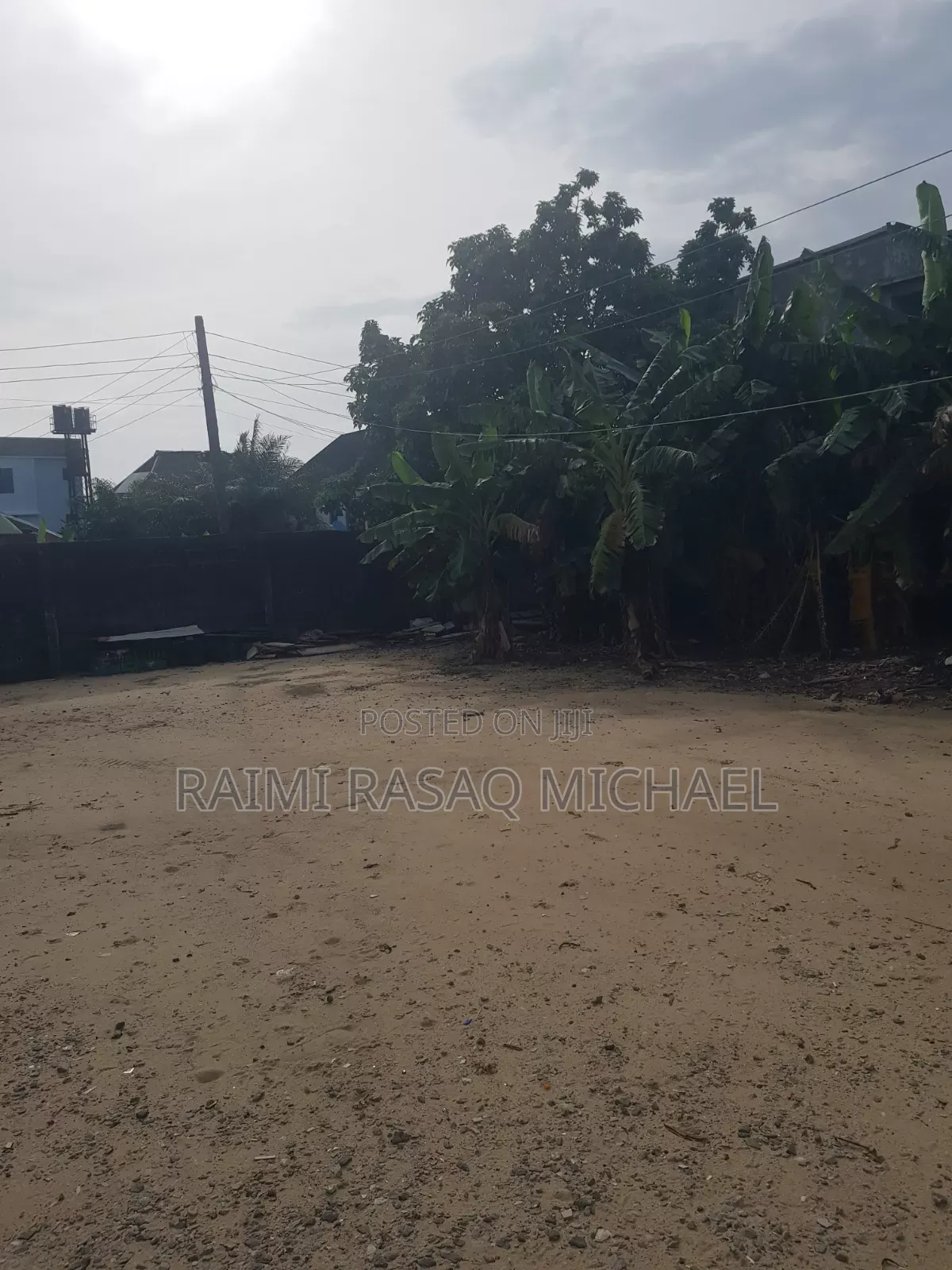 Half Plot of Land Measuring 300sqm Dry Land Up for Sale in Awoyaya
