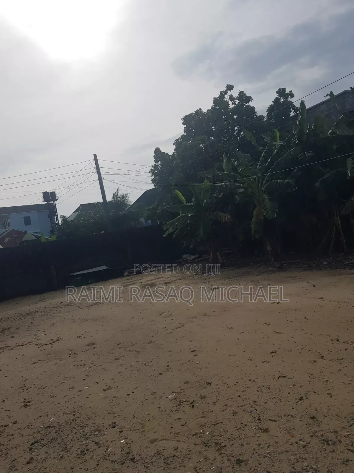 Half Plot of Land Measuring 300sqm Dry Land Up for Sale in Awoyaya