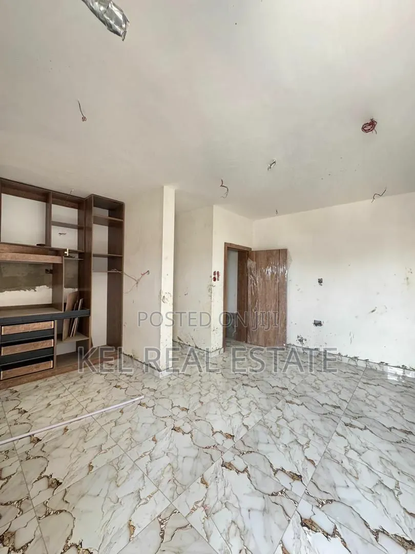 1bdrm Apartment in Aguda / Surulere for sale in Aguda / Surulere