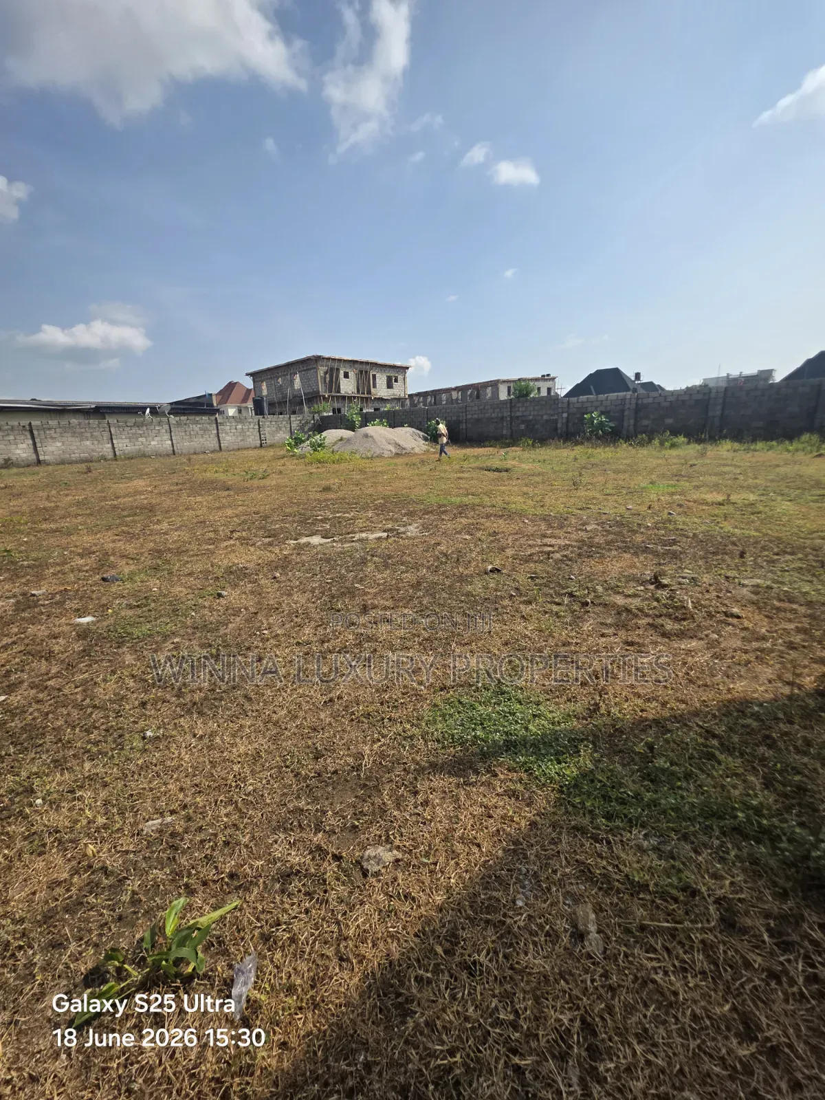 1700sqm C of O in Lugbe District