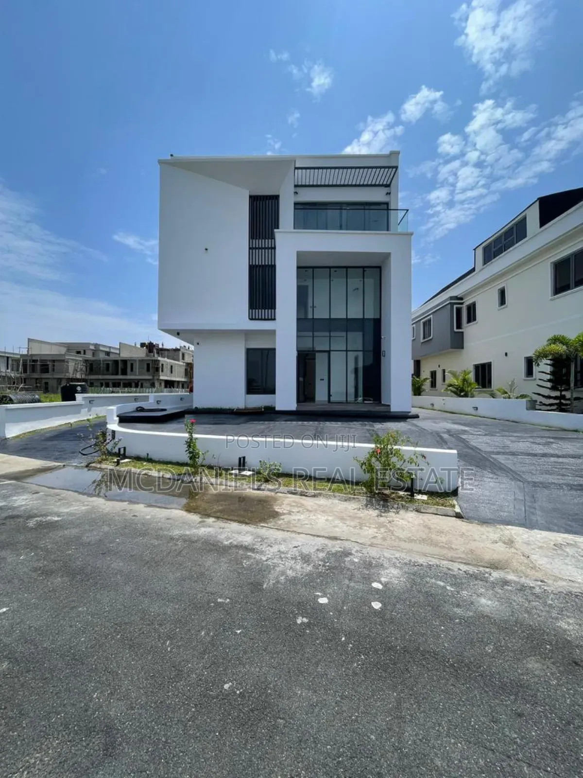 5bdrm Duplex in Ikate for sale in Ikate