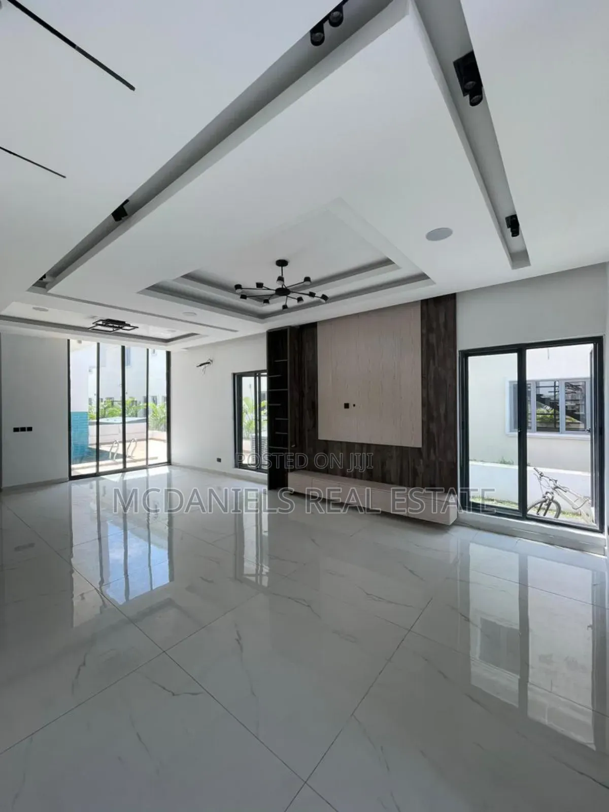 5bdrm Duplex in Ikate for sale in Ikate