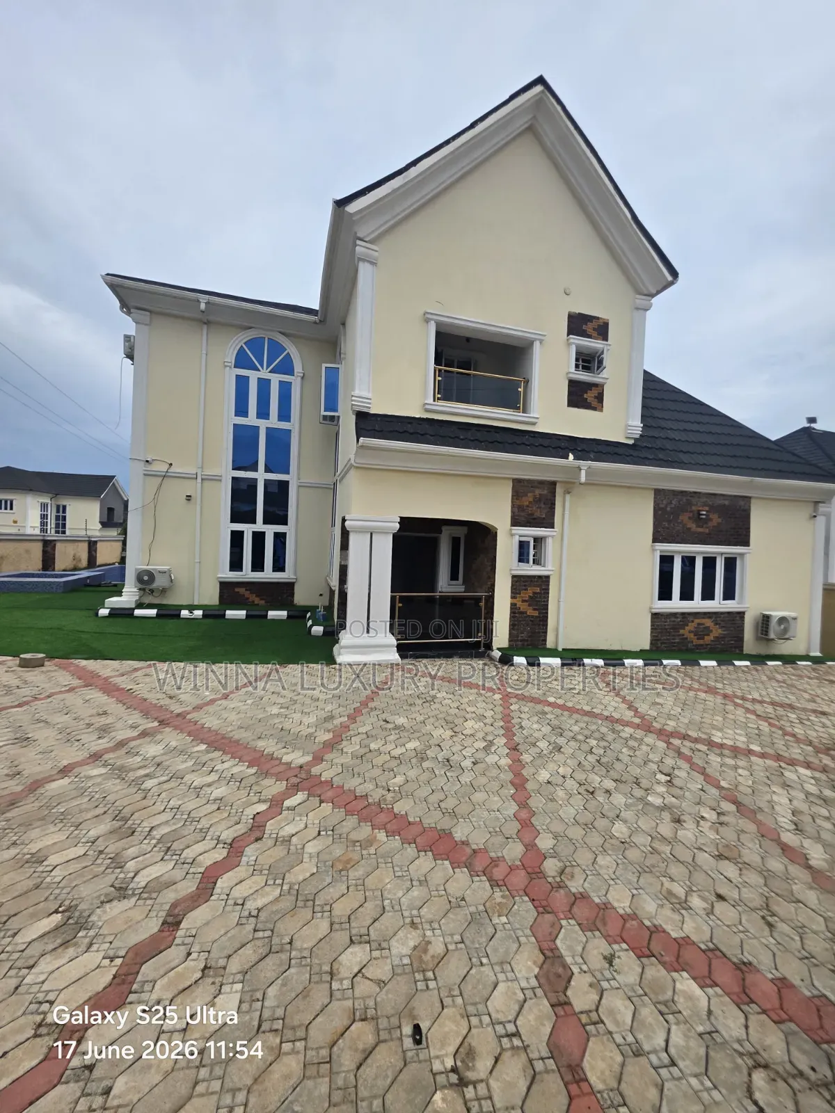 5bdrm Duplex in Pyakasa, Lugbe District for rent in Lugbe District