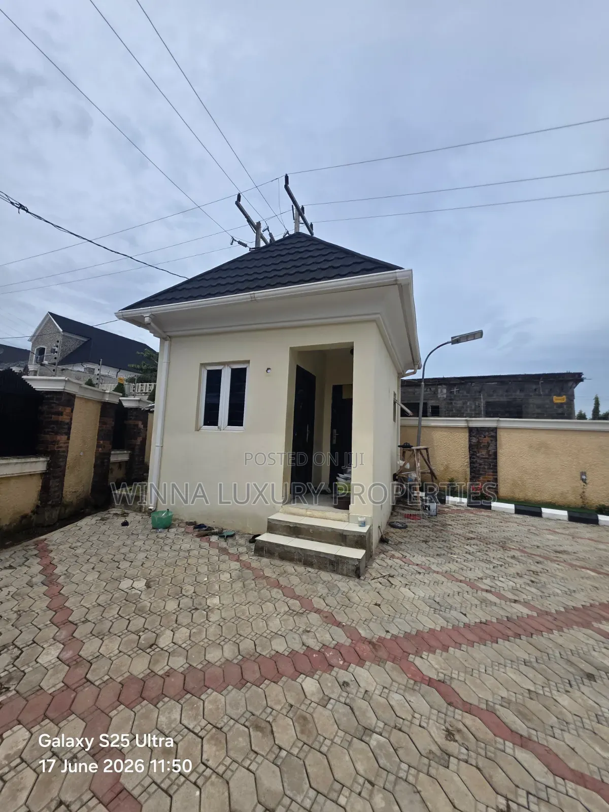 5bdrm Duplex in Pyakasa, Lugbe District for rent in Lugbe District
