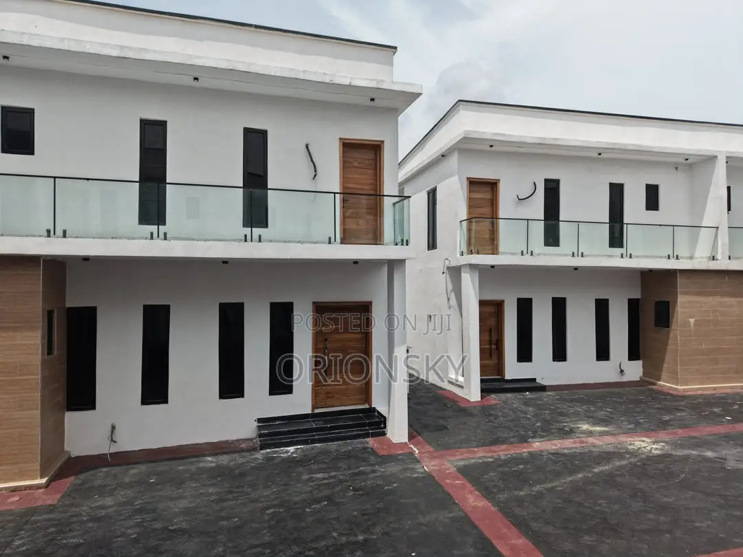 4bdrm Duplex in Thomas Estate for sale in Thomas Estate