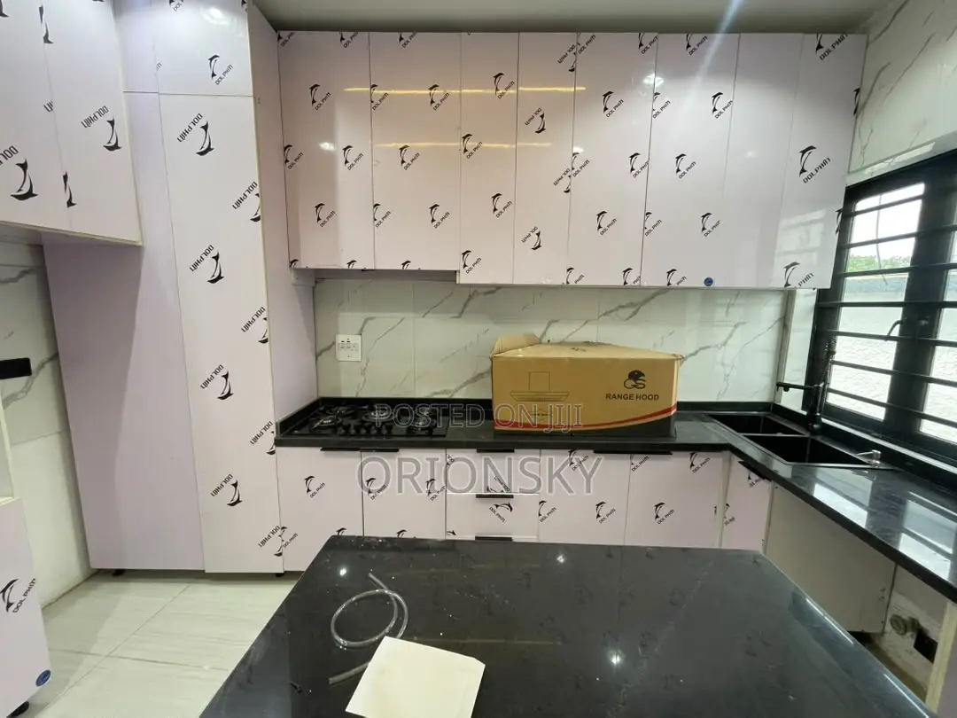 4bdrm Duplex in Thomas Estate for sale in Thomas Estate