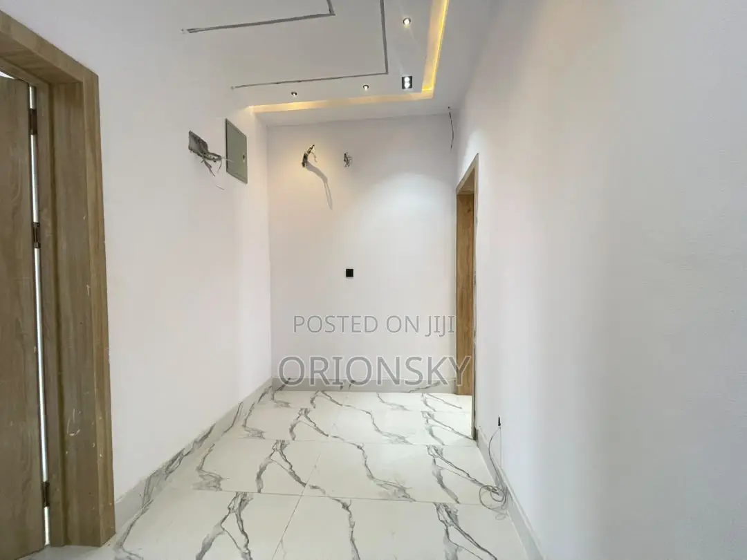 3bdrm Duplex in Thomas Estate for sale in Thomas Estate
