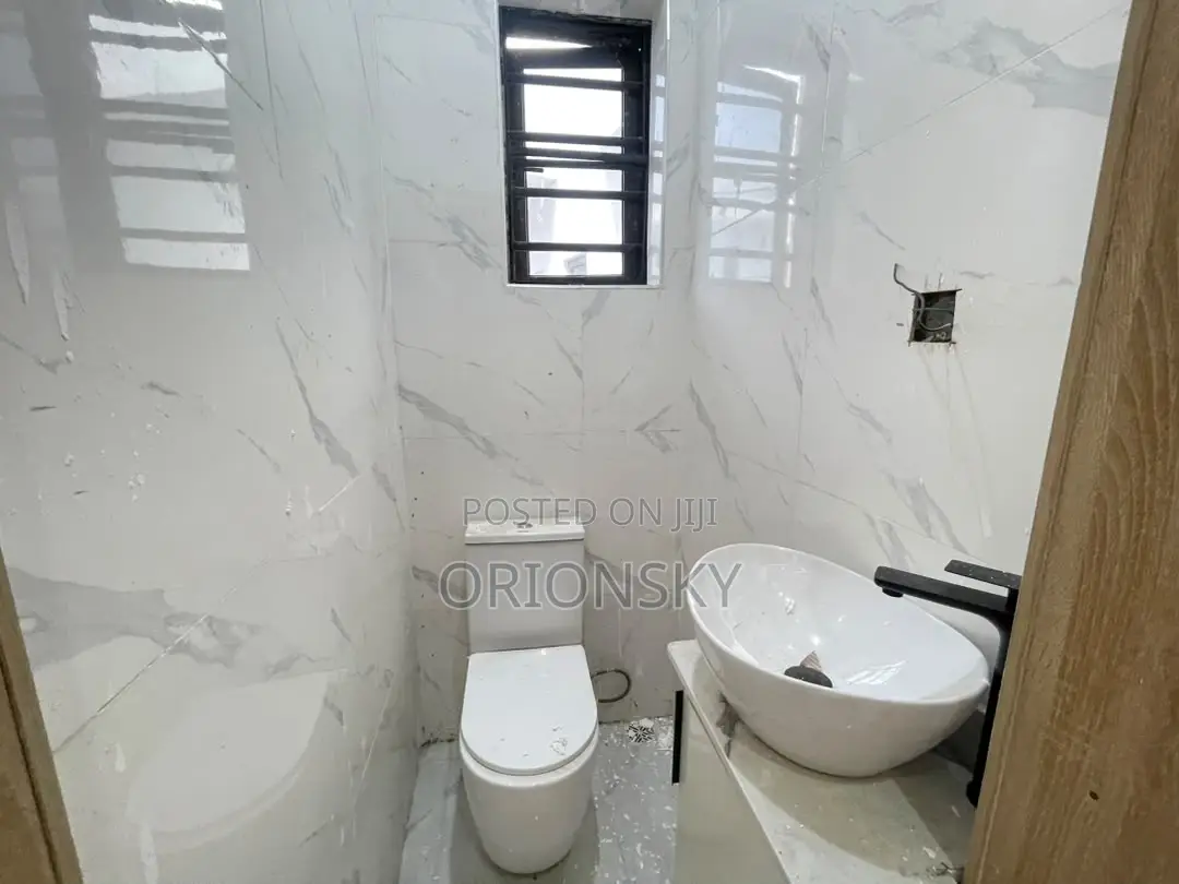 3bdrm Duplex in Thomas Estate for sale in Thomas Estate