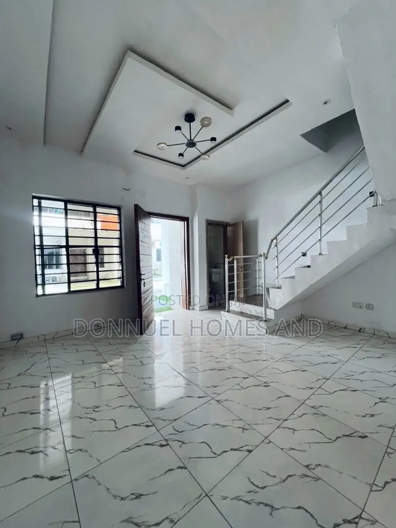 3bdrm Townhouse / Terrace in Ikota for rent in Ikota