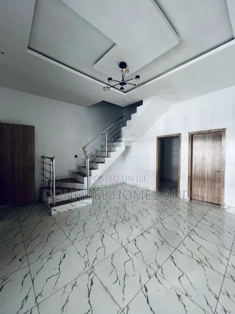 3bdrm Townhouse / Terrace in Ikota for rent in Ikota
