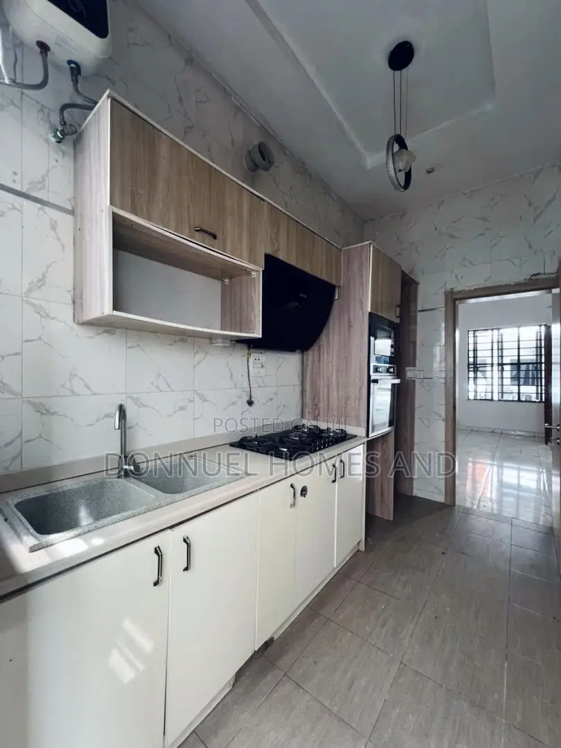 3bdrm Townhouse / Terrace in Ikota for rent in Ikota