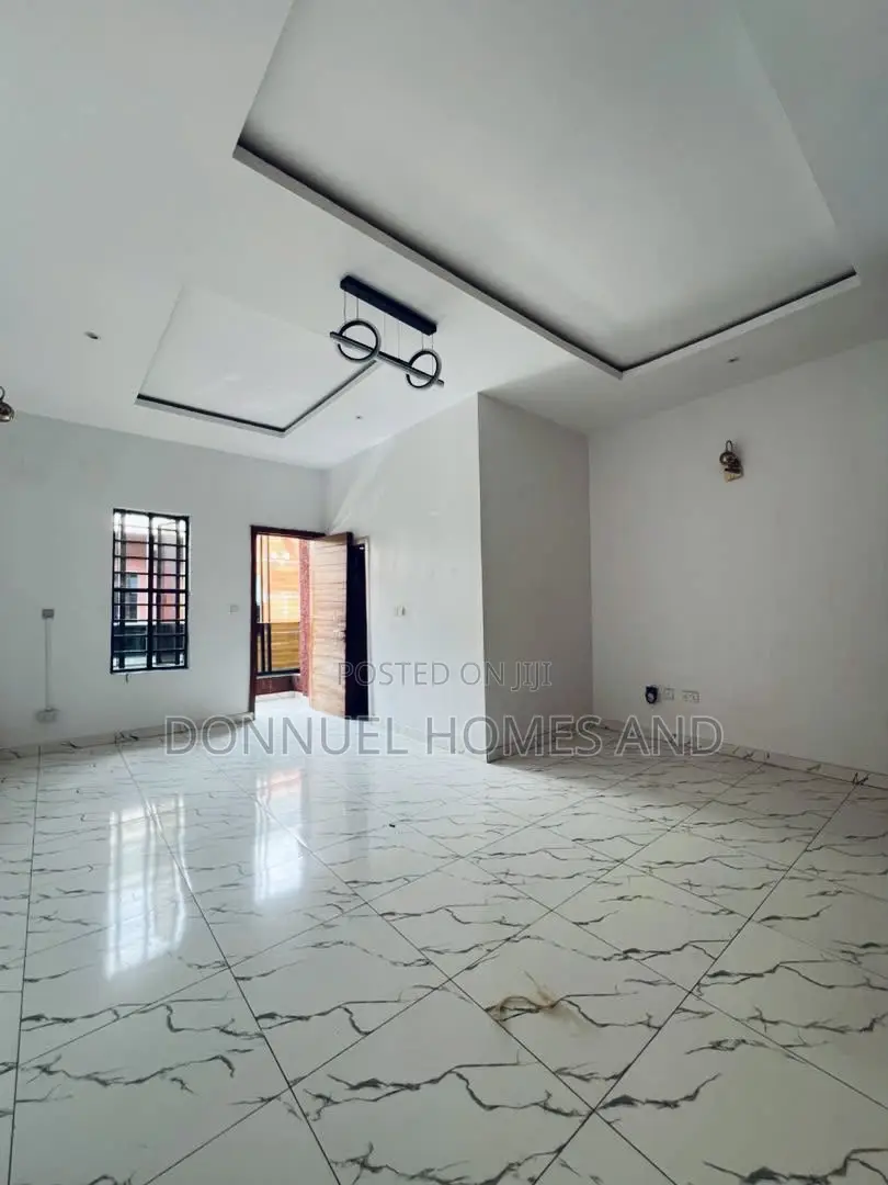 3bdrm Townhouse / Terrace in Ikota for rent in Ikota
