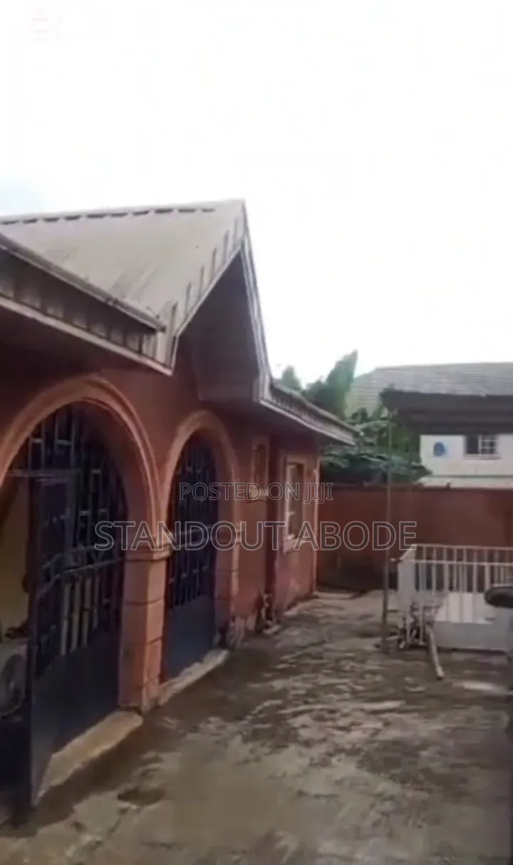 2bdrm Block of Flats in In Good Location, Idimu for sale in Idimu