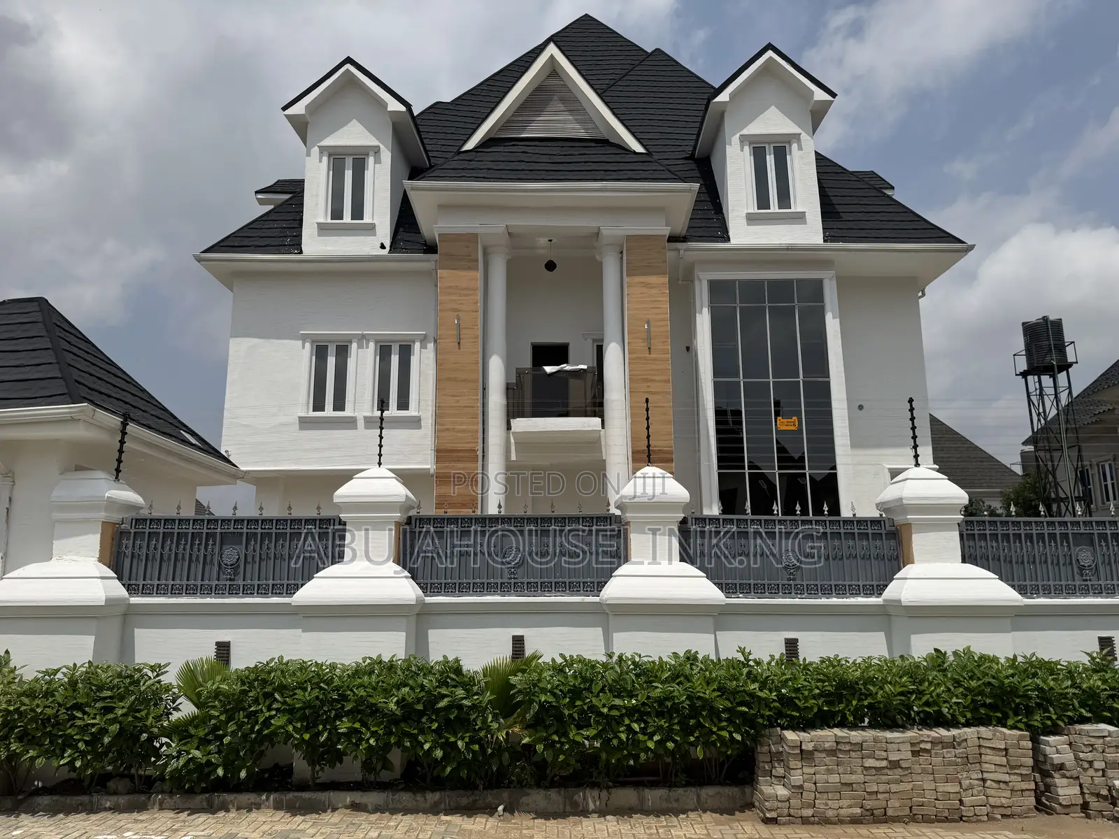 7bdrm Duplex in Efab Metropolis, Karsana for sale in Karsana
