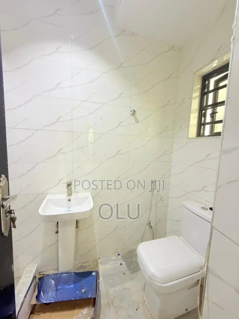 3bdrm Block of Flats in Ikeja Gra for sale in Ikeja GRA