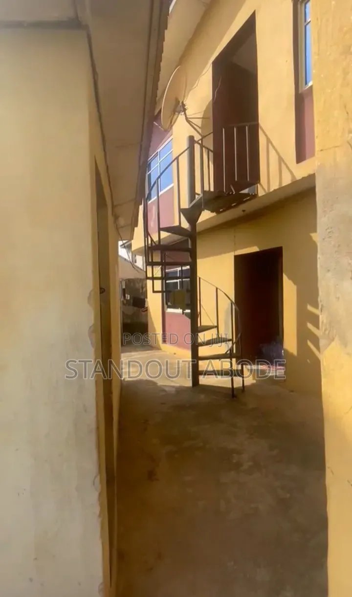3bdrm Block of Flats in Sunshine Estate, Idimu for sale in Idimu