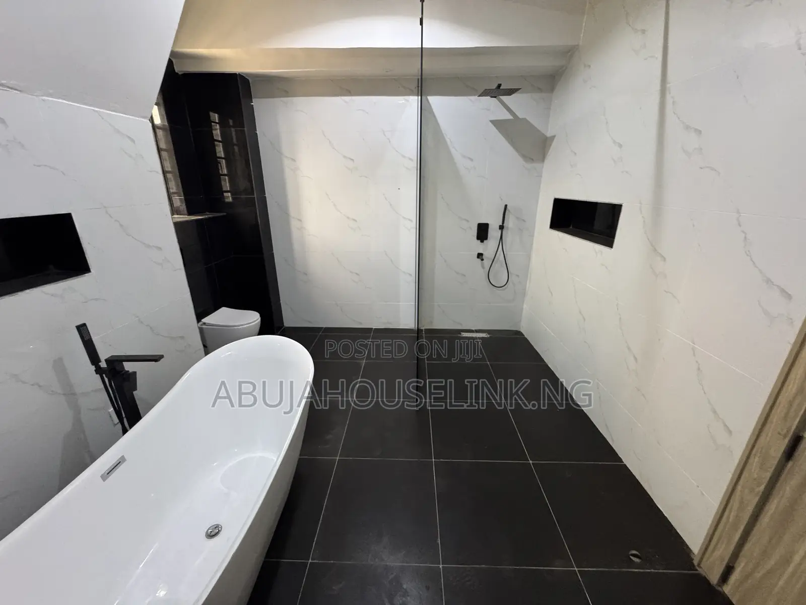 7bdrm Duplex in Efab Metropolis, Karsana for sale in Karsana