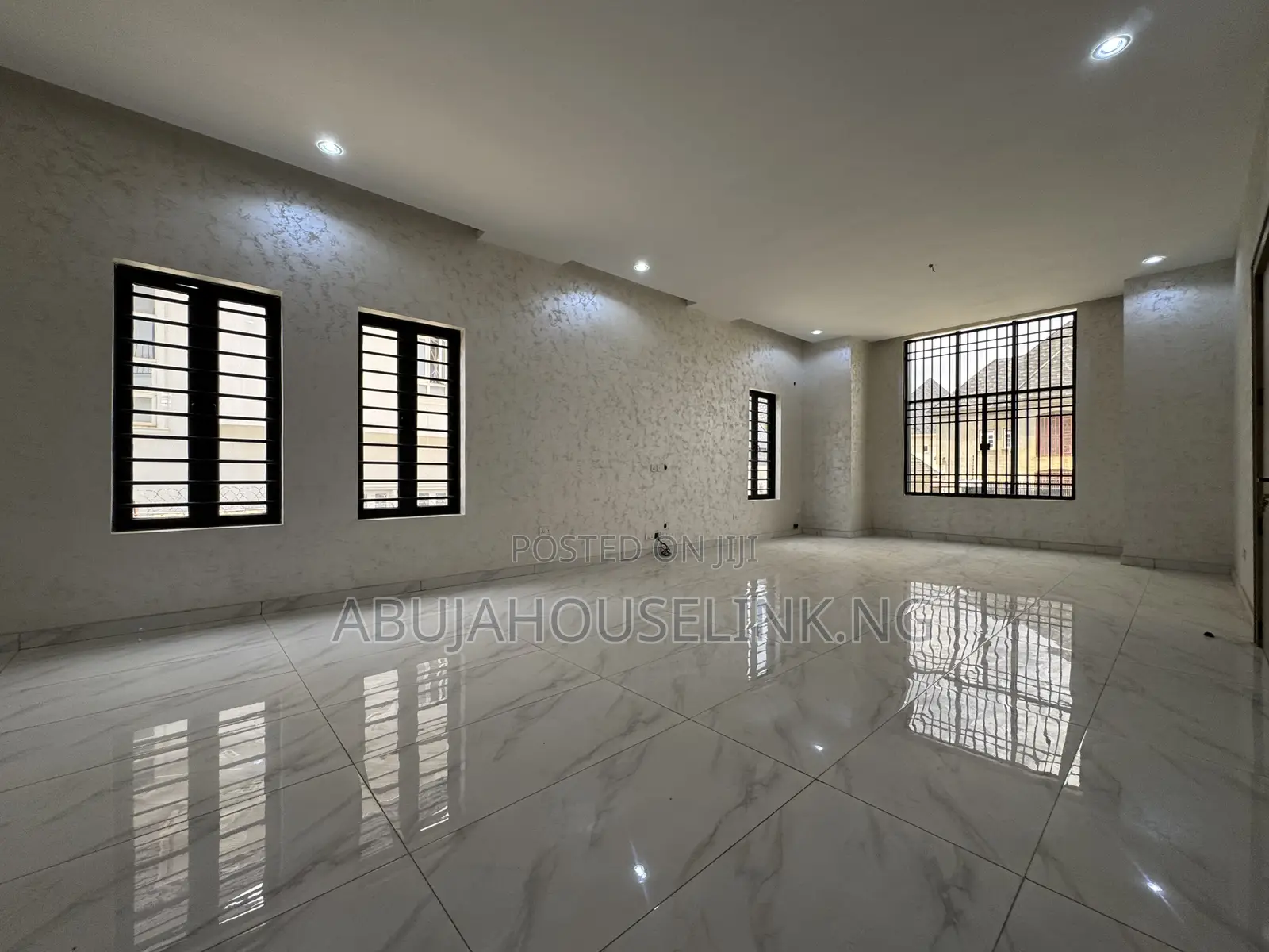 7bdrm Duplex in Efab Metropolis, Karsana for sale in Karsana