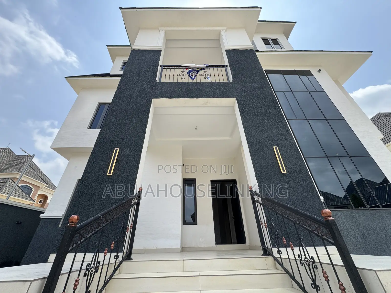 7bdrm Duplex in Efab Metropolis, Karsana for sale in Karsana