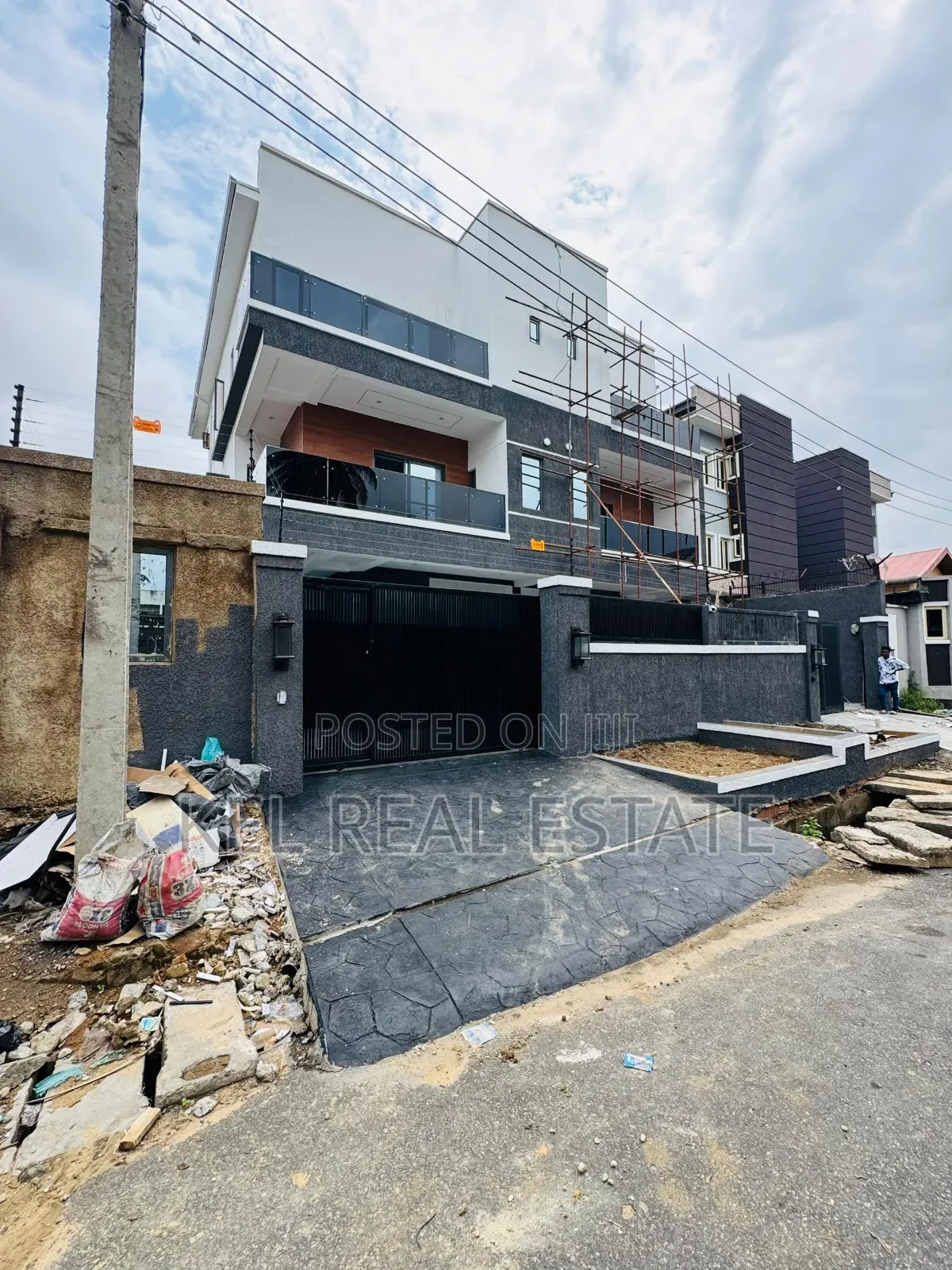4bdrm Duplex in Ogudu GRA for sale in Ogudu GRA
