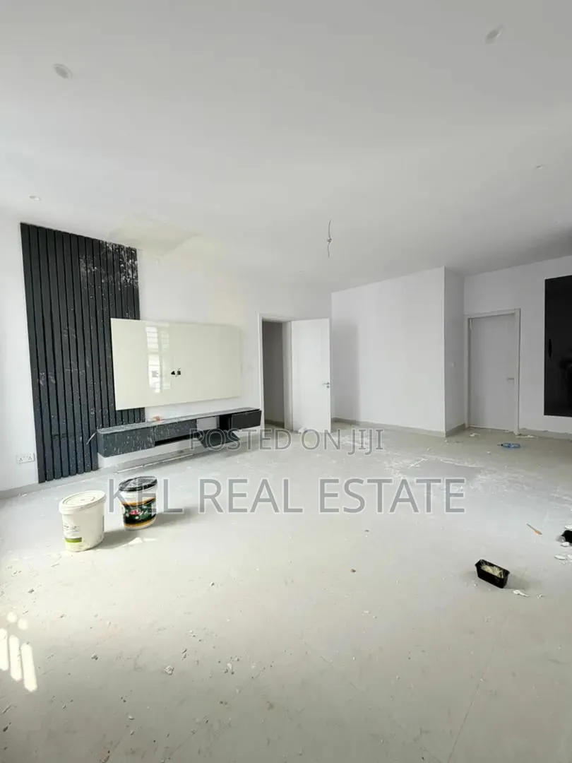 5bdrm Duplex in Adeniyi Jones for sale in Adeniyi Jones