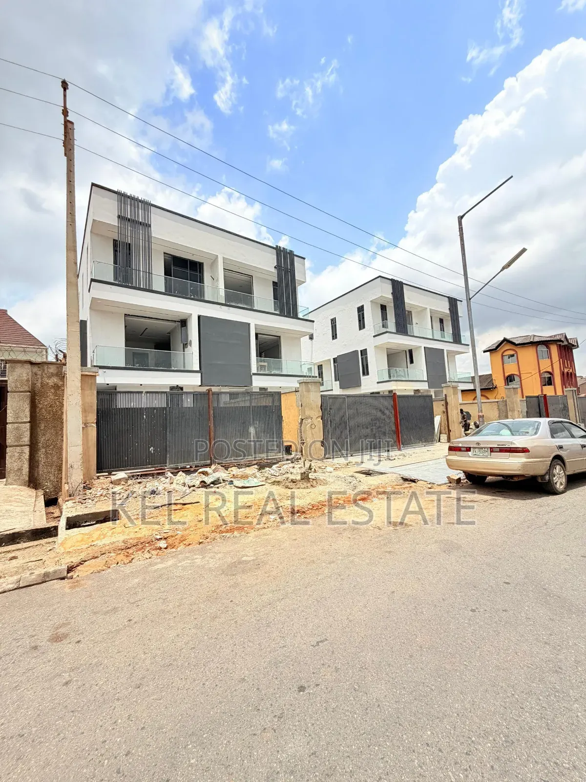 4bdrm Duplex in Omole Phase 2 for sale in Omole Phase 2