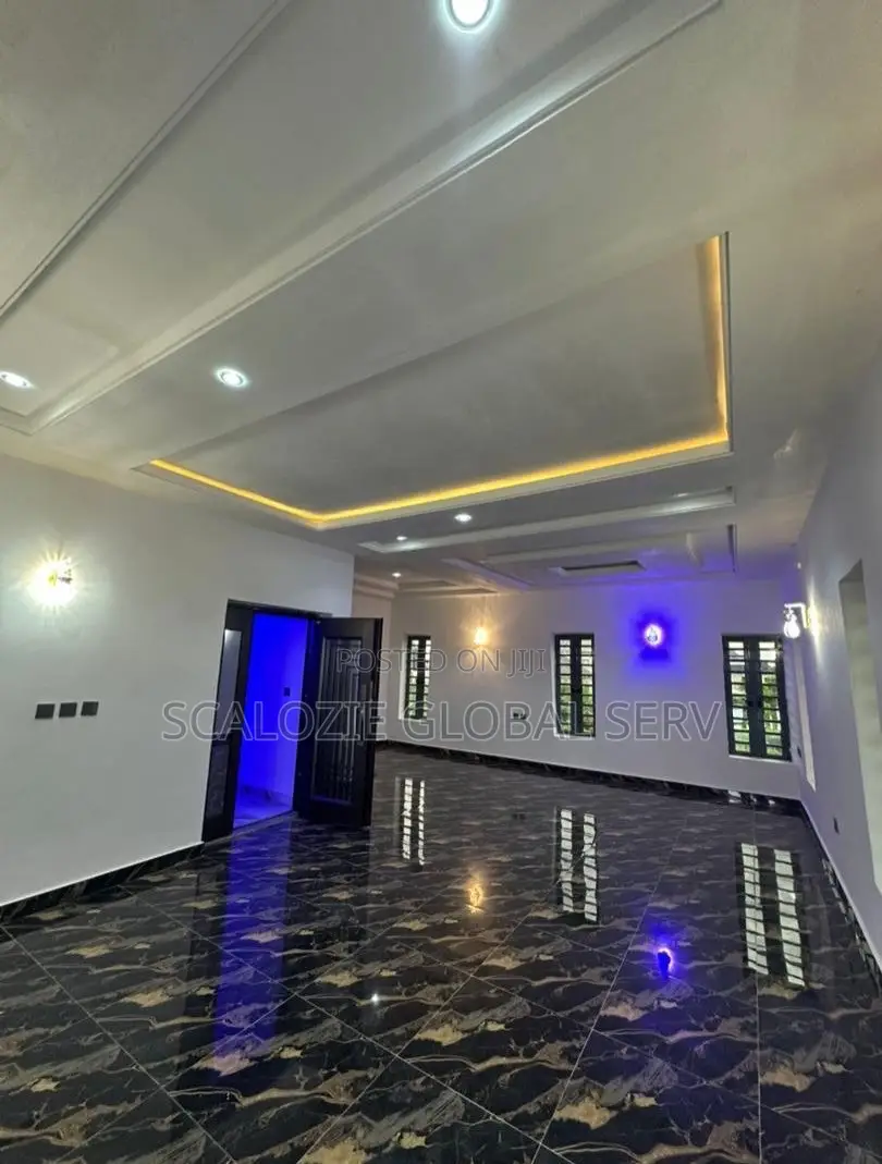 5bdrm Duplex in Sars Road, Port for sale in Port-Harcourt