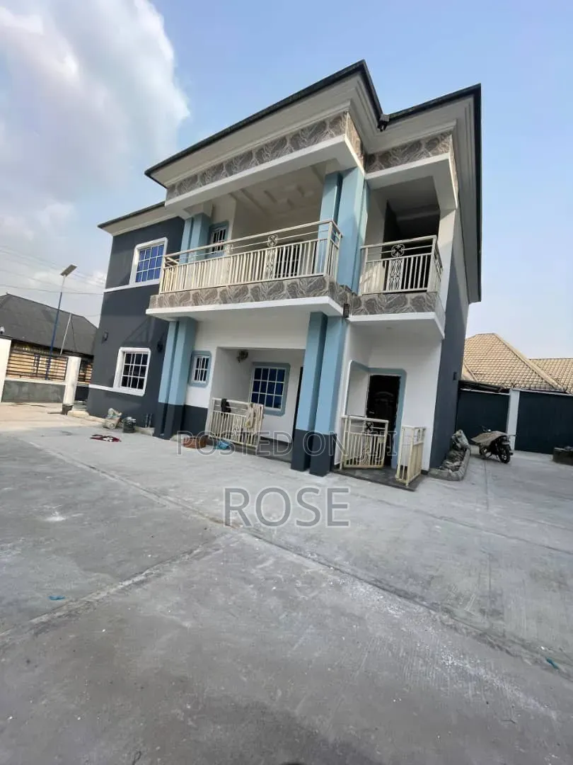14bdrm Block of Flats in Mkbikpong Estate, for sale in Uyo
