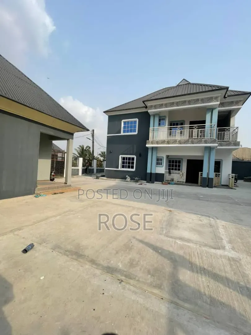 14bdrm Block of Flats in Mkbikpong Estate, for sale in Uyo