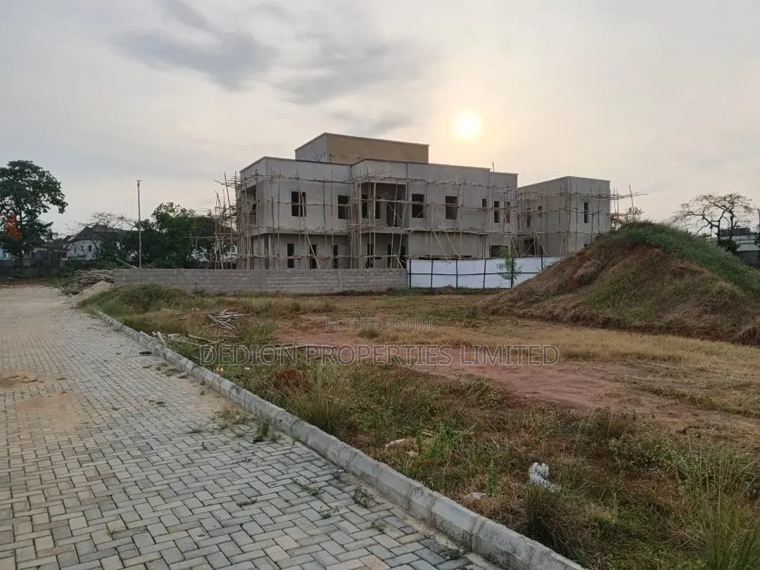 Omole Commercial Land With Governor's Consent in Kosofe / Kosofe