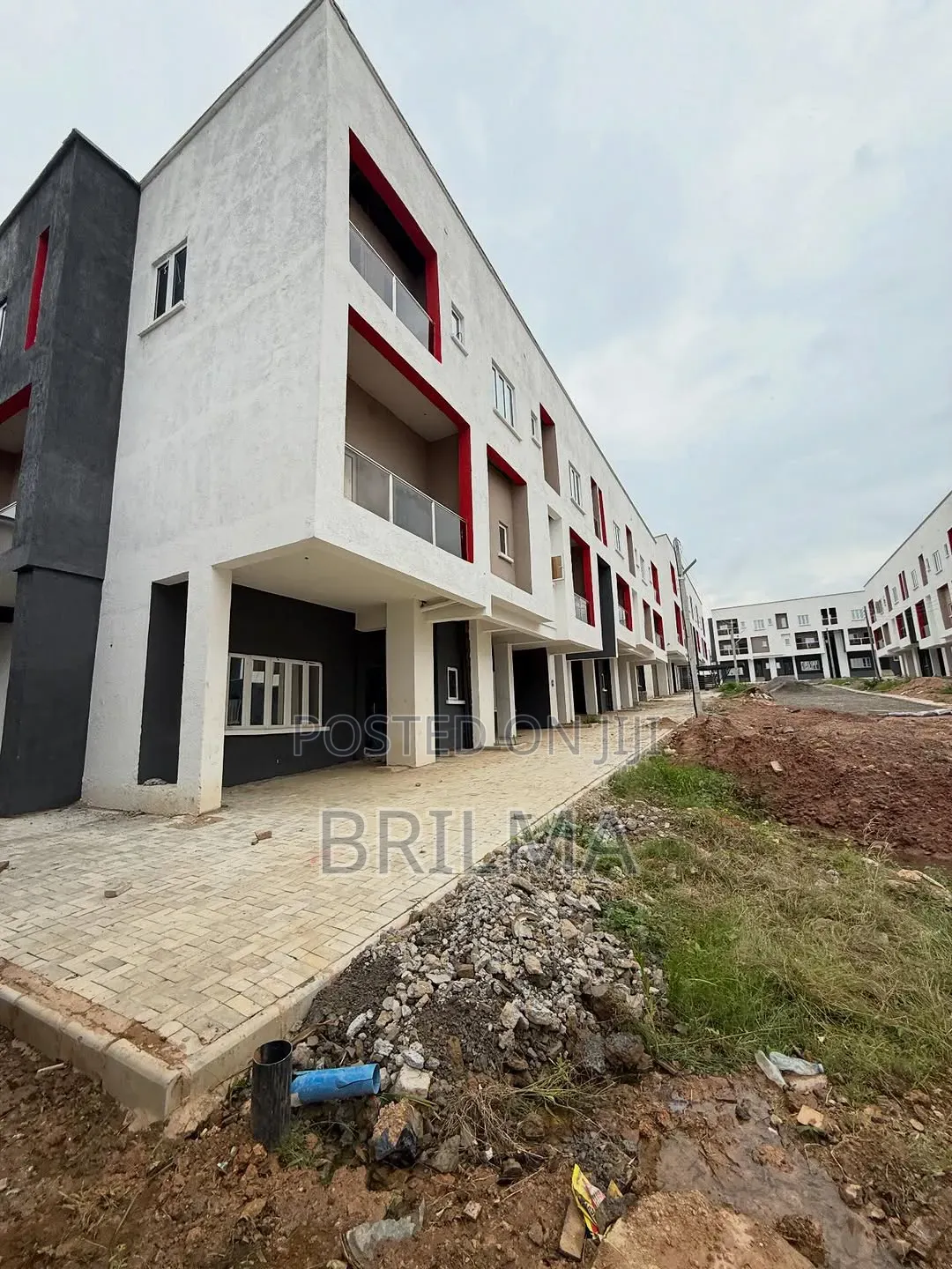 4bdrm Duplex in Kaura for sale in Kaura