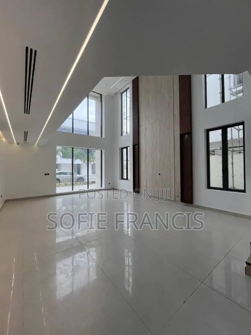 5bdrm Duplex in Lekki for sale in Lekki Phase 1