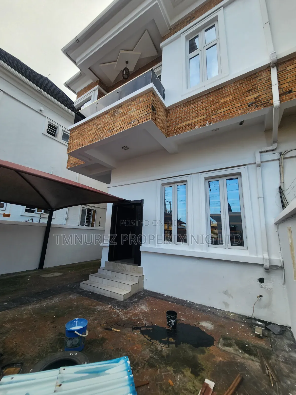 4bdrm Duplex in Chevron for sale in Chevron