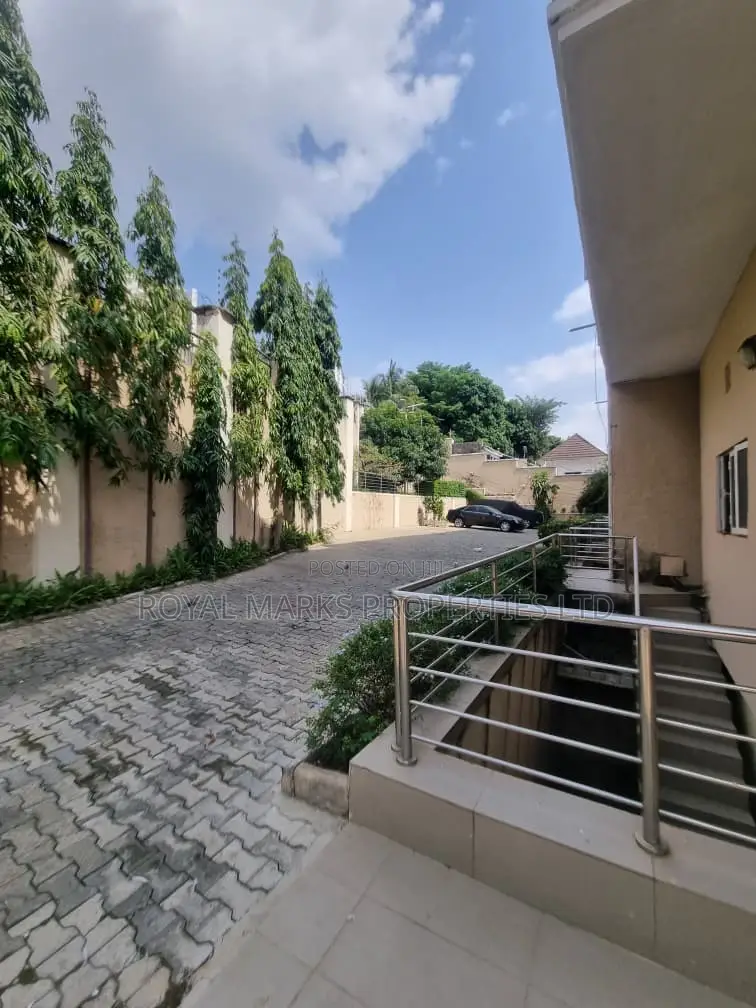 4bdrm Townhouse / Terrace in Maitama for rent in Maitama